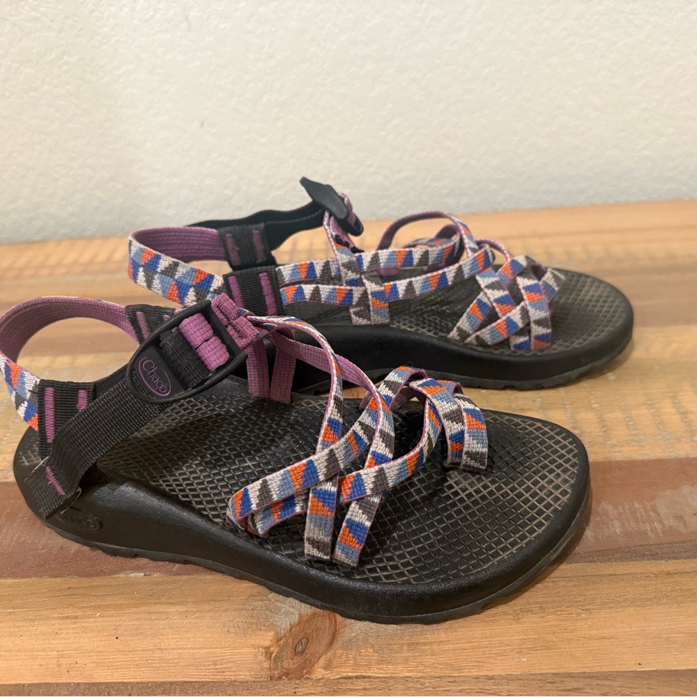 Chaco Women's Hiking Sandals Purple excellent condition 6
